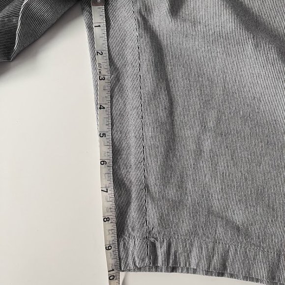 GAP - Flat Front - Stripe Shorts - Size 36 - Picture 4 of 4